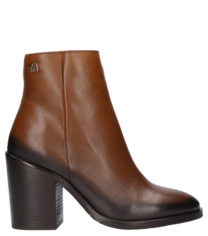 Tommy Hilfiger Enkellaars <span>FW0FW05164 GOW</span> FW0FW05164 GOW cognac - www.bremmerschoenen.live - Bremmer Schoenen