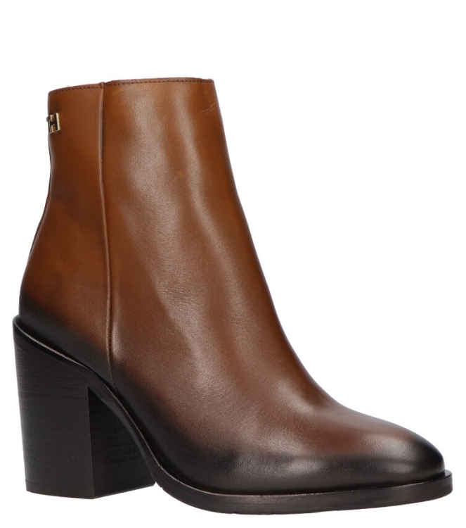 Tommy Hilfiger Enkellaars <span>FW0FW05164 GOW</span> FW0FW05164 GOW cognac - www.bremmerschoenen.live - Bremmer Schoenen