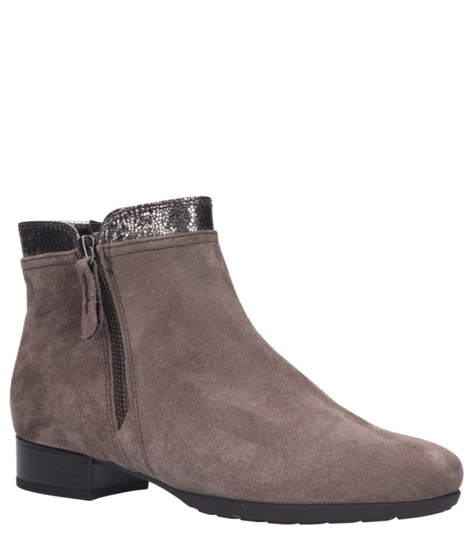 Gabor Gabor enkellaars <span>72.718.30</span> 30 mohair/bronc(Flau) Gabor enkellaars <span>72.718.30</span> 72.718.30 brons - www.bremmerschoenen.live - Bremmer Schoenen