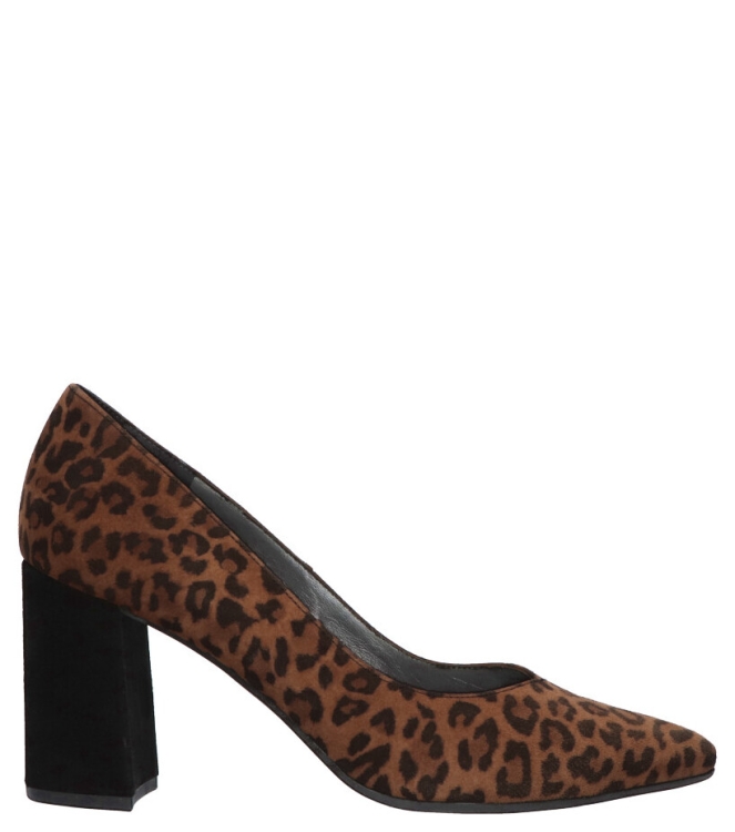 Peter Kaiser Peter Kaiser pump <span>77411 669</span> sable lea schwarz suede Peter Kaiser pump <span>77411 669</span> 77411 669 bruin - www.bremmerschoenen.live - Bremmer Schoenen